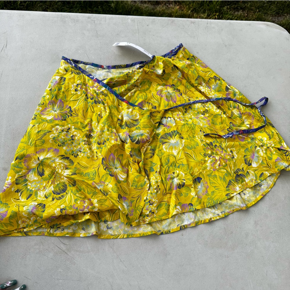 NET URBAN OUTFITTERS WRAP SKIRT